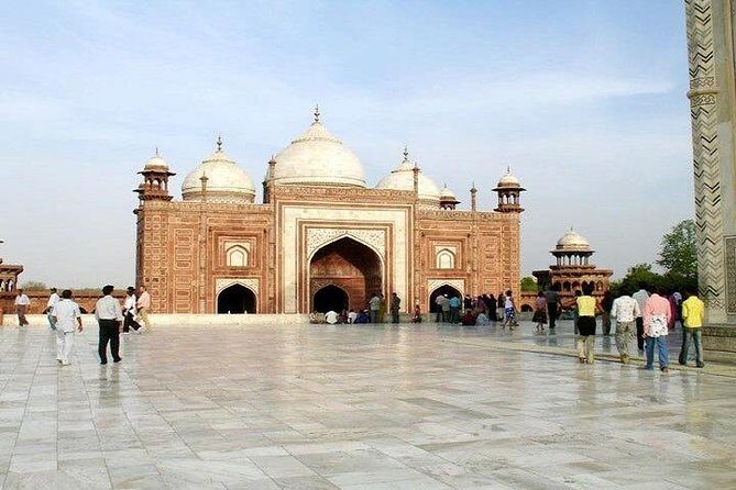 GURUGRAM To Taj Mahal Private Tour 02 Days - What This Tour Offers in Detail