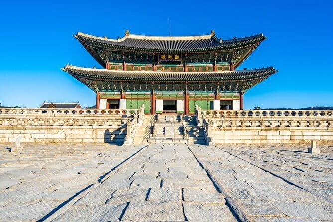 Gyeongbokgung Palace & Bukchon Village Walking Tour - An In-Depth Look at the Itinerary