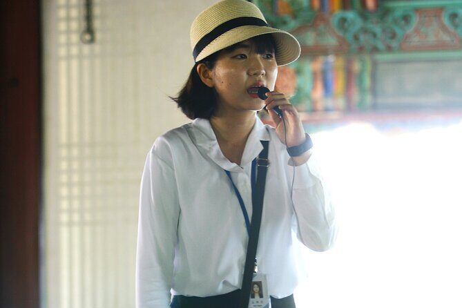 Gyeongbokgung Unveiled: A Tour with an Former Official Guide - Why This Tour Offers Great Value