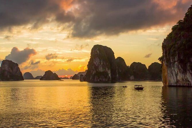 Ha Long Bay Luxury Day Cruise  Jacuzzi, Kayaking, Party & Buffet - What Makes This Tour Stand Out