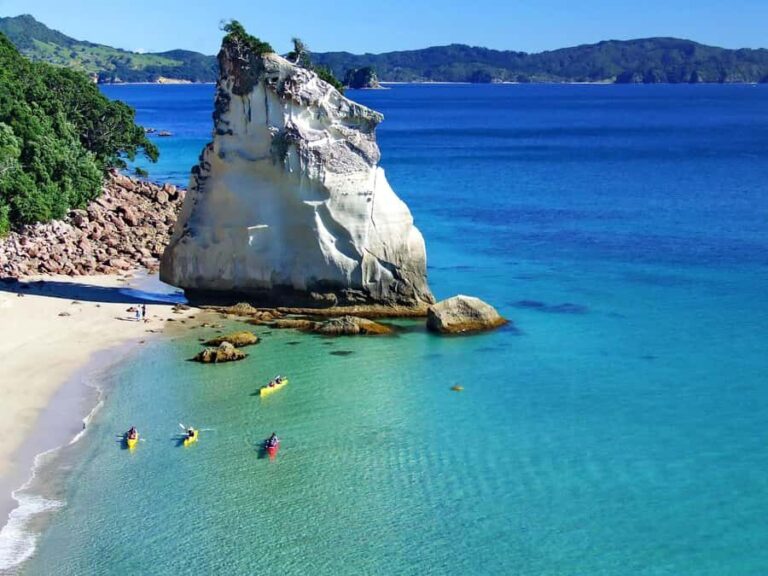 Hahei: Cathedral Cove Kayak Tour - Refreshments included - The Journey: What to Expect