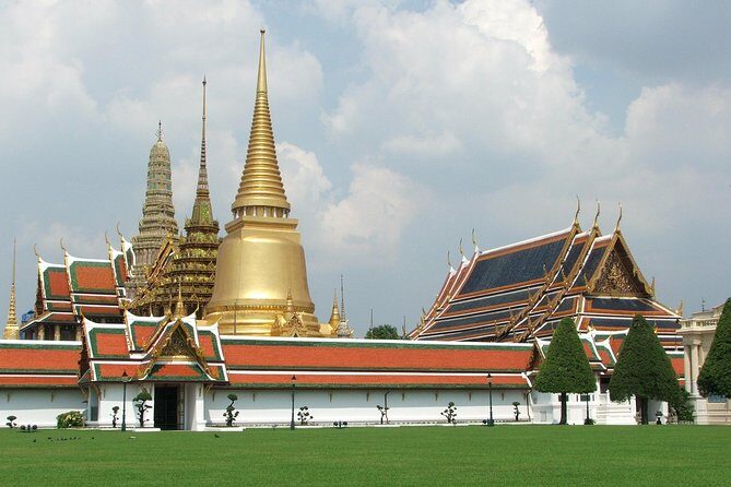 Half Day Royal Grand Palace (join in) - Transportation and Group Size