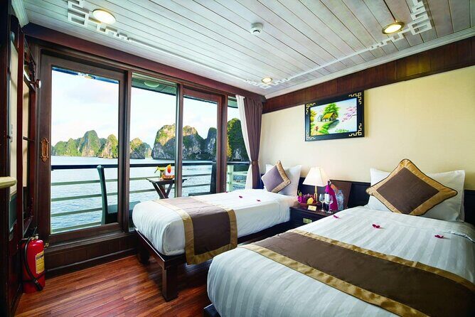 Halong 2D1N with Le Journey/Hera/La Pandora Boutique from Hanoi - The Experience of Guides and Service