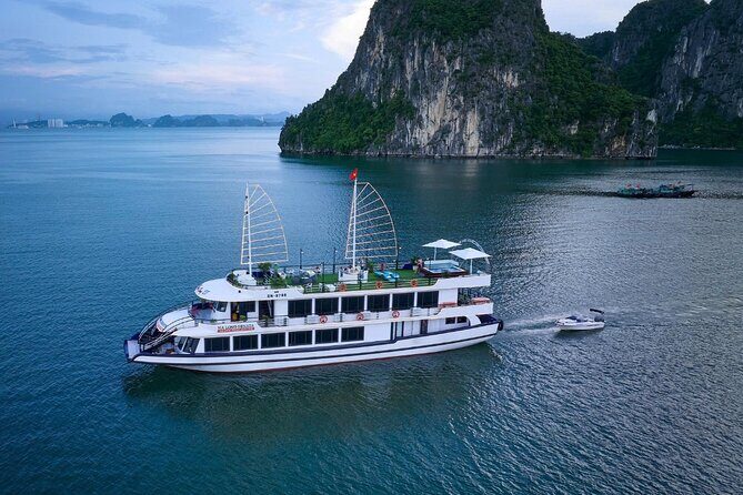 Halong 5-Star Day Cruise, Buffet, Cave, Kayak, Swimming - Exploring Sung Sot Cave: The "Surprise" of Halong Bay
