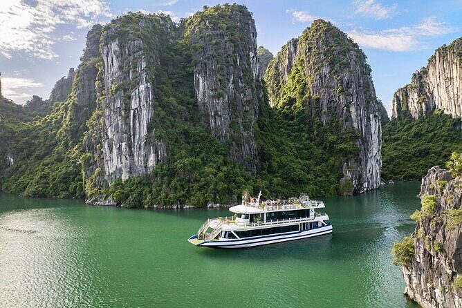 Halong Bay Full-Day Luxury Cruise with Buffet Lunch and Kayaking - What We Loved About This Tour