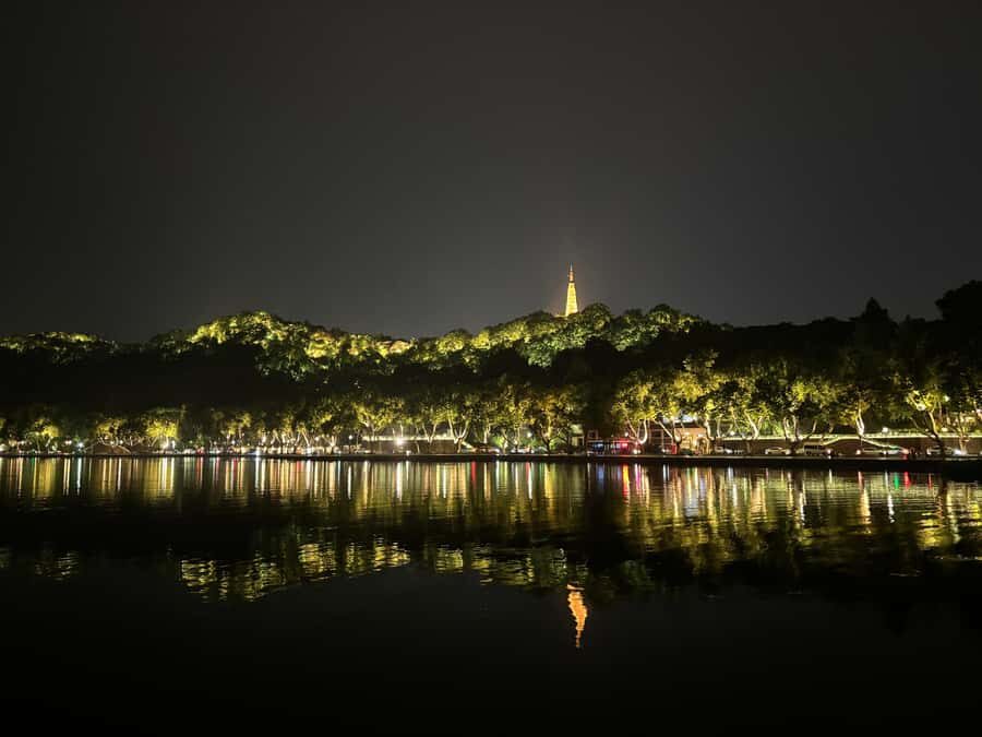 Hangzhou After Dark: Baoshi Hill for the Adventurous - Practical Details and Tips