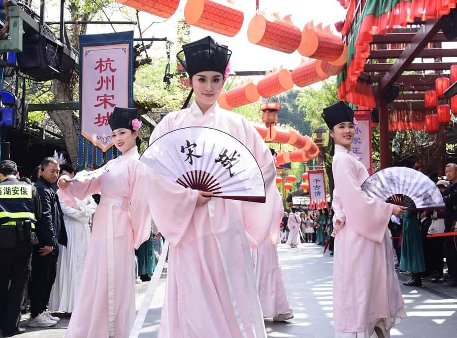 Hangzhou Songcheng: Eternal Romance of the Song Dynasty Show - Dive Into the Experience: Whats on Offer at Songcheng