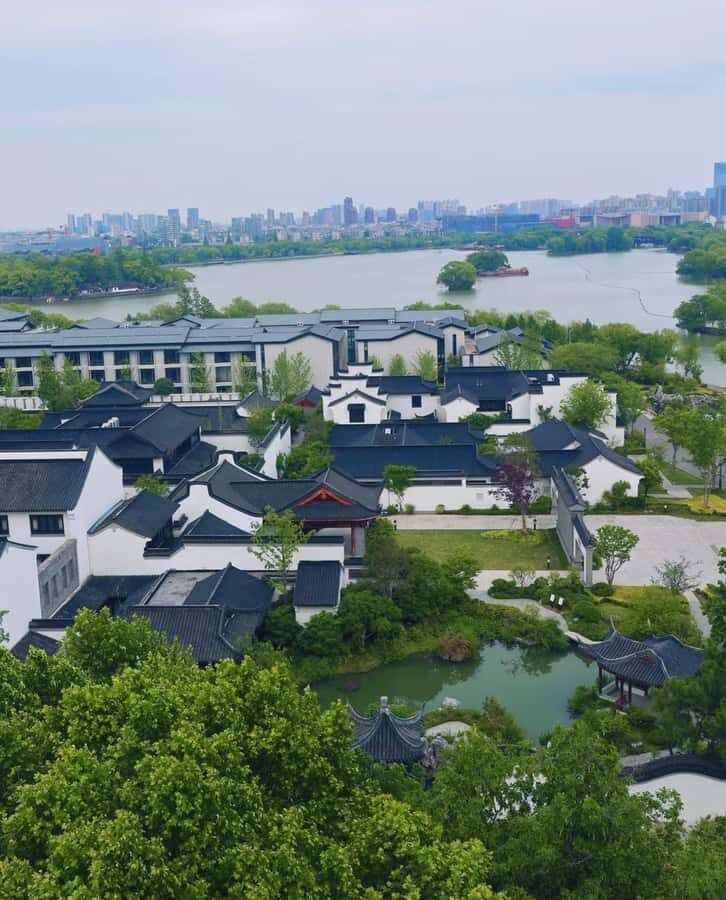 Hangzhou to Jiaxing: South Lake, Local Snack & Heritage Walk - Exploring South Lake: Natural Beauty and Cultural Landmarks