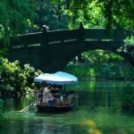 Hangzhou: West Lake Yuloh Boat with Local Guide - Why Choose This West Lake Yuloh Boat Tour?