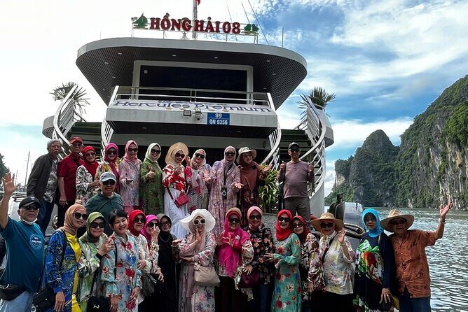 Hanoi: Ha Long bay Luxury Day cruise: Buffet-Kayaking and Jacuzzi - Exploring the Highlights of the Itinerary