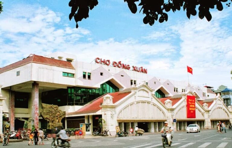 Hanoi Hidden Gems: Old Quarter & Train Street Walking Tour - Transport & Group Dynamics