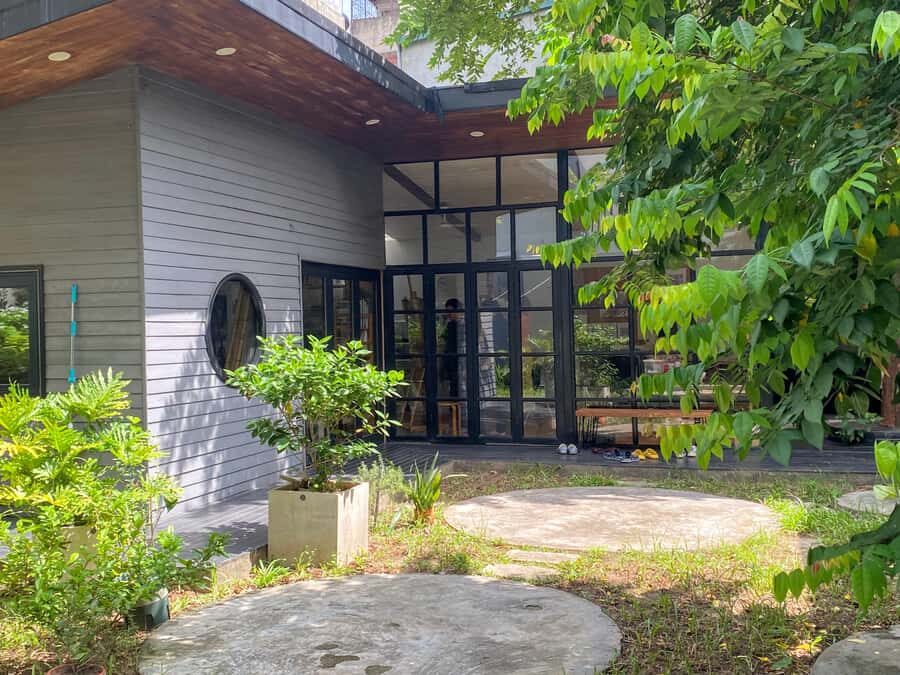 Hanoi: Life Drawing Class with Art Tutor Hanoi - The Studio Environment: Comfort Meets Creativity