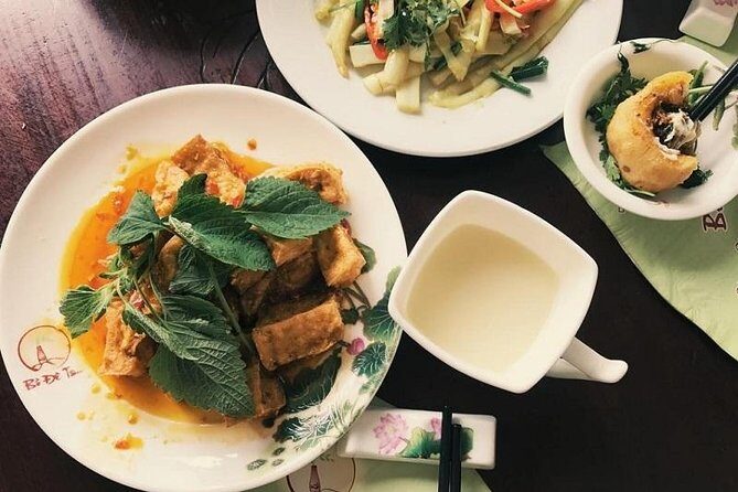 Hanoi Vegan & Vegetarian Street Food Tour - Hidden Gems and Local Secrets