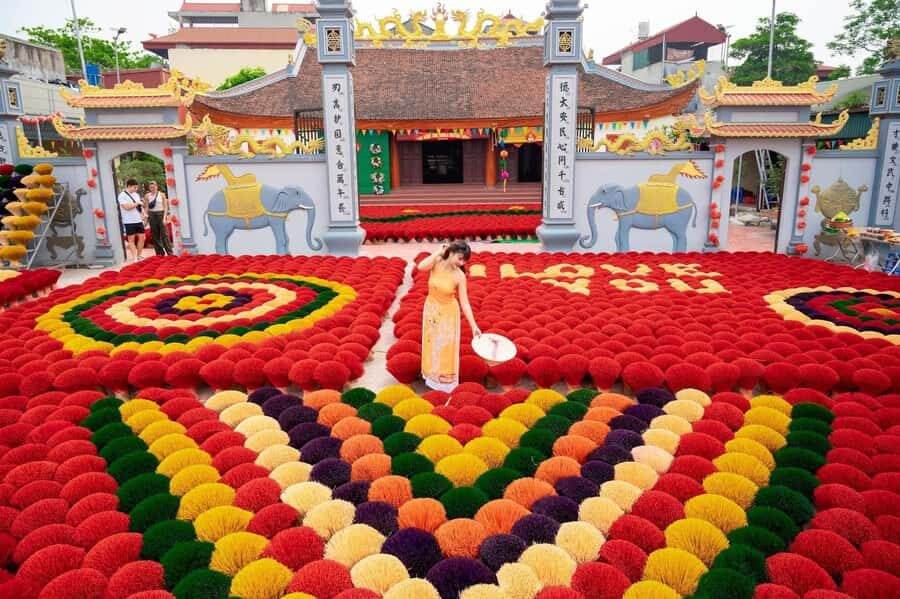 Hanoi: Wetland Reserve or Incense Village & Hat Village - Visiting the Craft Villages: Conical Hats and Incense