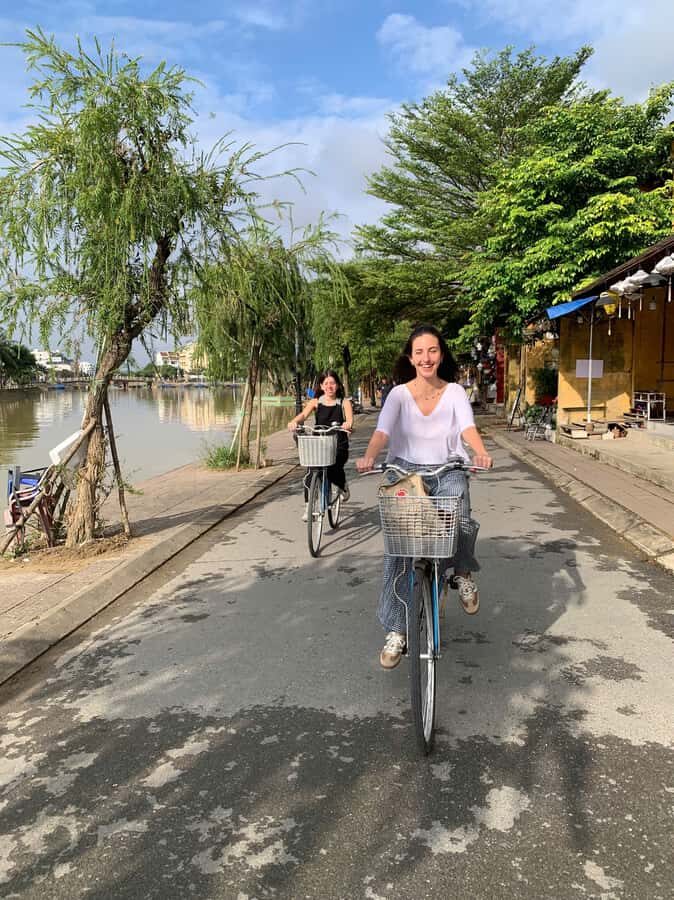 Hoi An: Old Town Bike Tour with Food Tasting & Lantern Class - Exploring Hoi An: A Scenic Cycling Adventure