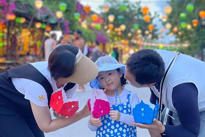 Hoi An Old Town Walking Tour with Two Scenic Boat Experiences - Practical Details