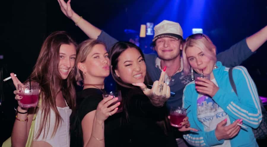 Hong Kong: #1 Pub Crawl! 3 Bars & FREE CLUB ENTRY - The Itinerary in Detail