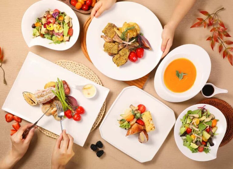 Hong Kong: Twilight or Symphony of Lights Cruise with Dinner - Authentic Insights from Reviewers