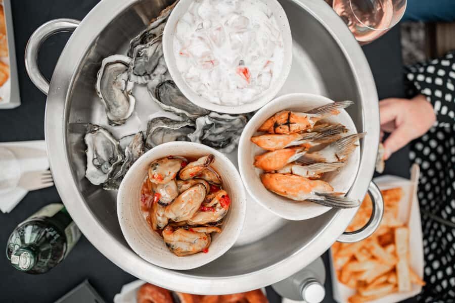 hope: Guided Cruise with Oyster Farm Visit and Lunch - An In-Depth Look at the Hope Guided Cruise