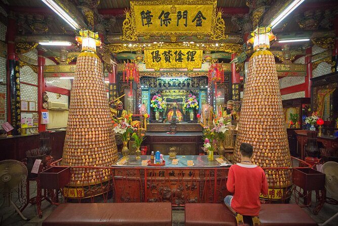Hsinchu Day Tour from Taipei (City God Temple, Fish Harbor & Zoo) - What’s In and What’s Out