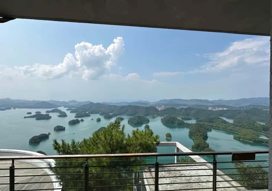 Huangshan City: Qiandao Lake Day Tour - Transport and Group Size