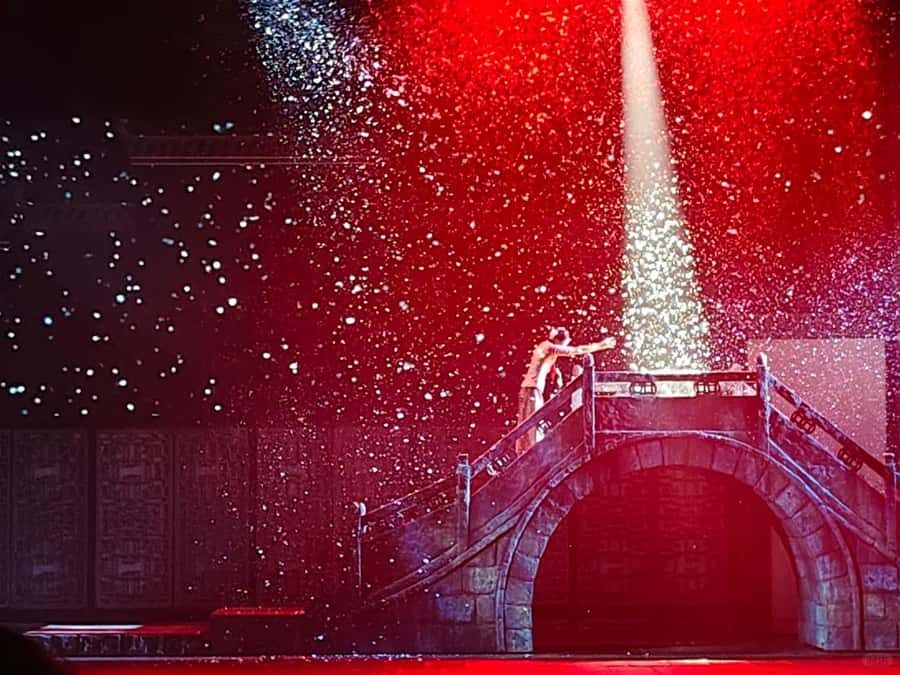 Huangshan: Performance Tickets for "Huixiu" Show - Who Should Consider This Experience?