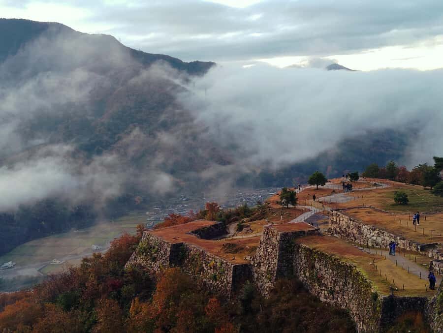 Hyogo: Takeda Castle Castle in Sky Mountain Hiking Tour - The Itinerary Breakdown: What to Expect
