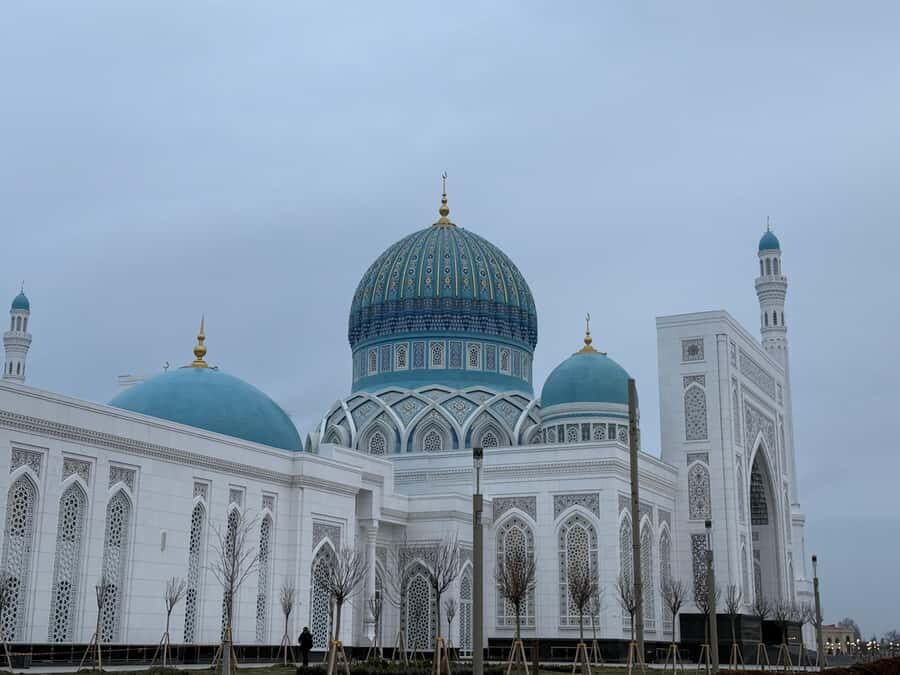 Imam al-Bukhari & Mahdumi Azam Tour - How the Experience Feels in Practice