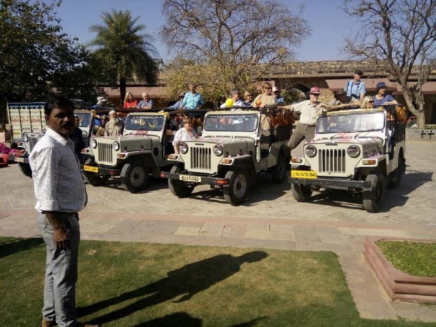Jaipur: Nahargarh Fort, Jaigarh Fort with Sunset Jeep Safari - FAQs