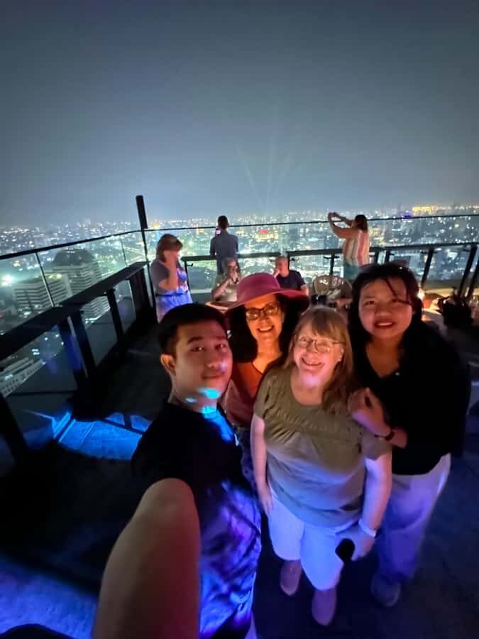 Jakarta Evening City Tour with Food Tasting - Detailed Breakdown of the Itinerary