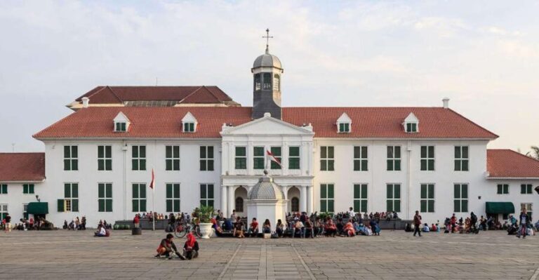 Jakarta: Museums, Chinatown & Colonial Landmarks Group Tour - Final Summary