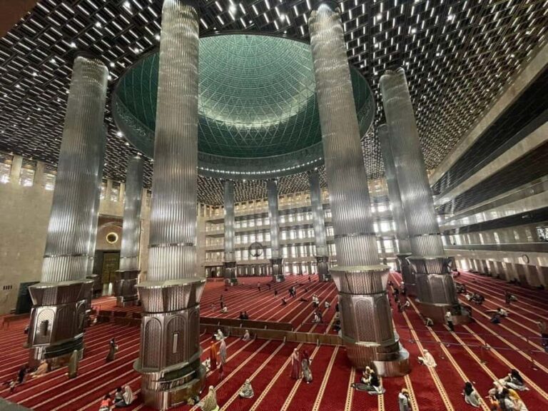 Jakarta: Private Full-Day Guided Tour Highlight of Jakarta - What Makes This Tour Stand Out