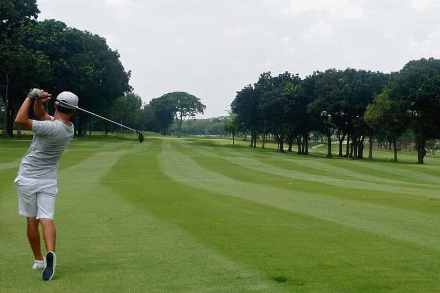 Jakarta: Suvarna Golf Experience w/ Caddies & Hotel Transfer - Practical Tips for Booking and Playing