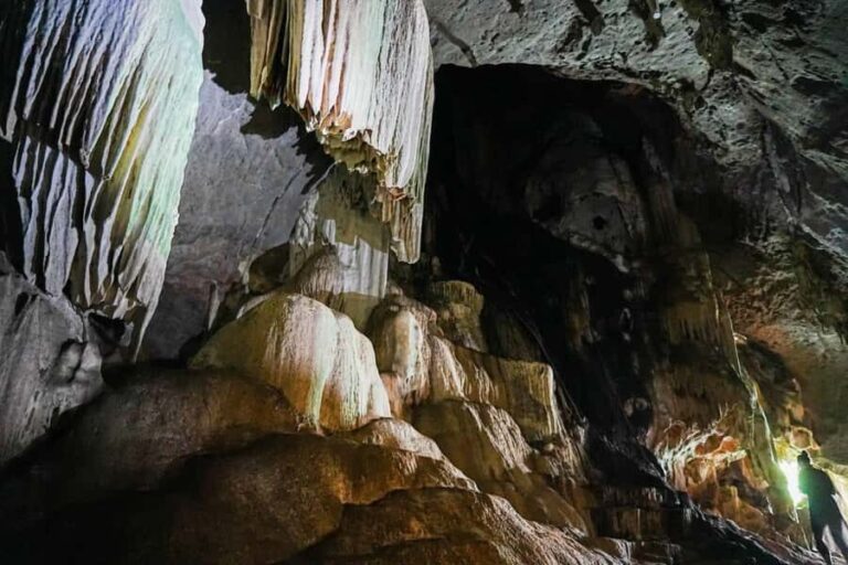 Jame bonds canoe 7 point 6 Island Premium trip - The Experience: What Makes It Special