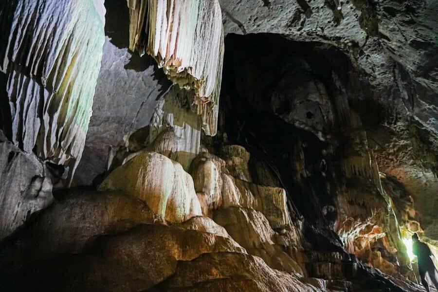 Jame bonds canoe 7 point 6 Island Premium trip - The Experience: What Makes It Special