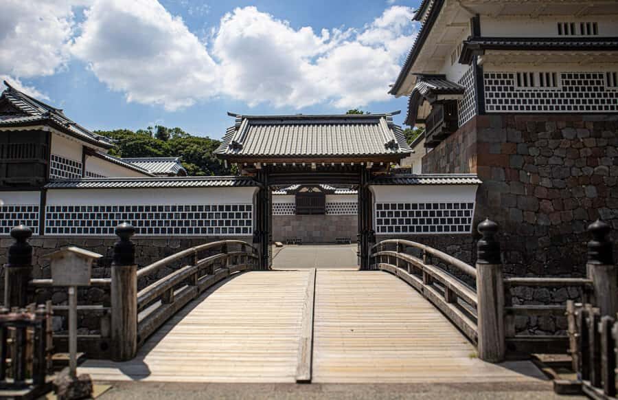 Kanazawa Castle Tour with Expert Guide - Exploring Kanazawa’s Highlights