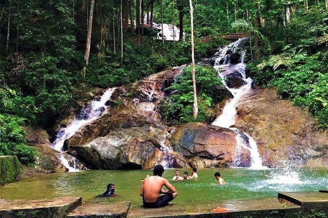 Kanching Waterfalls Tour with Batu Caves and Ramayana Cave (SIC) - Authentic Experiences and Travel Tips