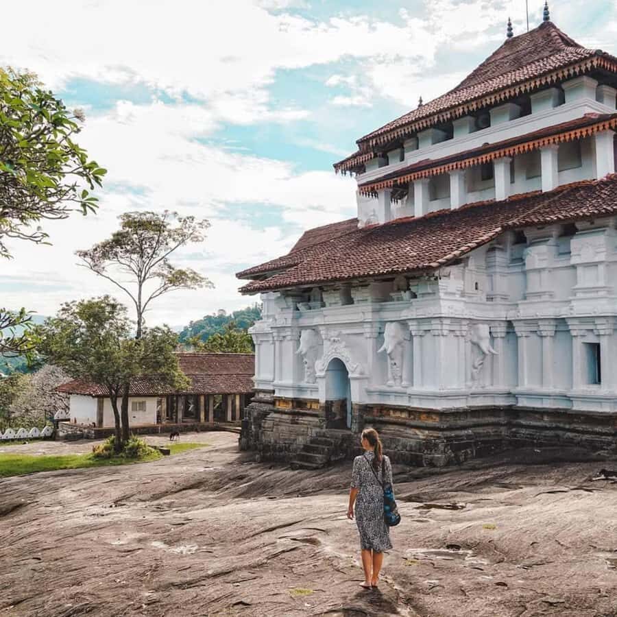 Kandy: Carvings, Stone Temples & Sacred Rituals Day Tour - An In-Depth Look at the Kandy Sacred Rituals and Temples Tour