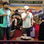 Kathmandu: Women-Only Evening Walk with Dinner and Drinks - The Experience in Detail