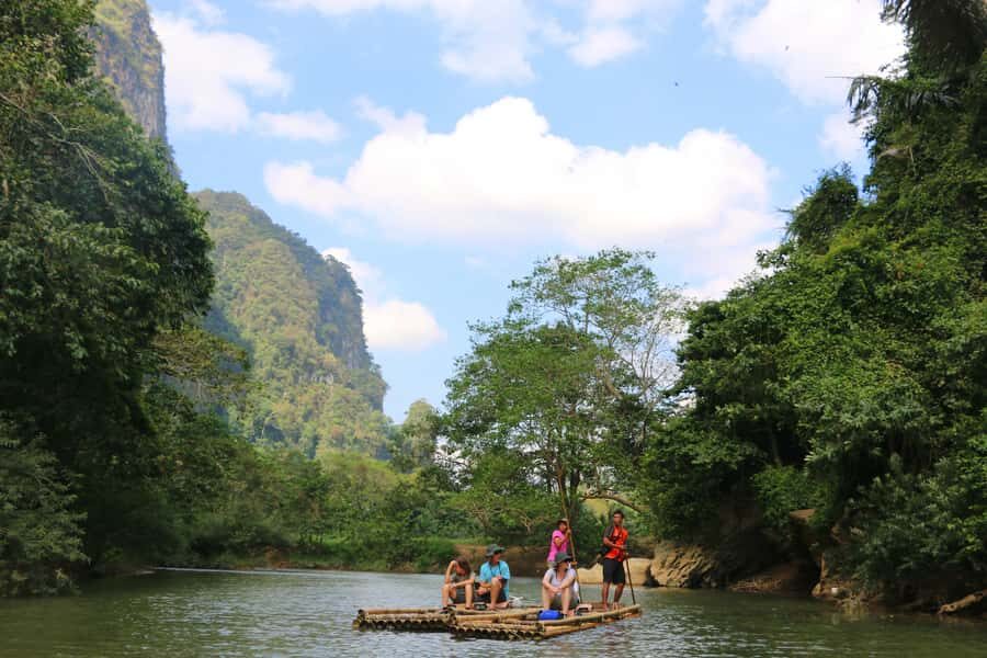 Khao Lak: Khao Sok Bamboo Rafting and Elephant Bathing Trip