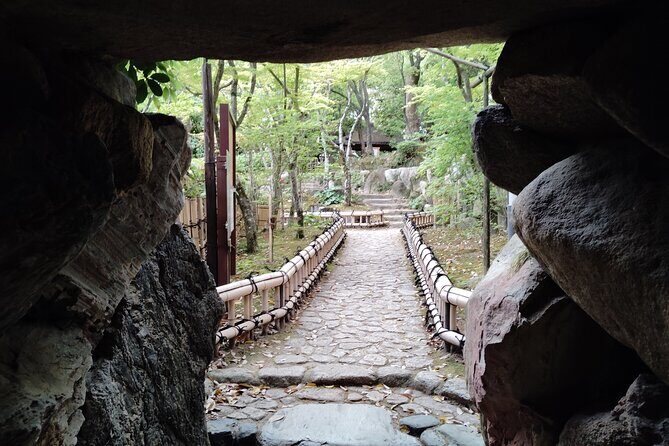 Kobe: Sorakuen Garden Guided Walking Tour 1h - FAQs