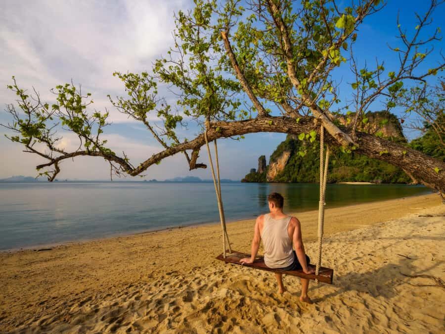 Krabi: Hong Island & 4 Islands Speedboat Tour with Snorkel - Guides and Group Size: Personal Touch Matters