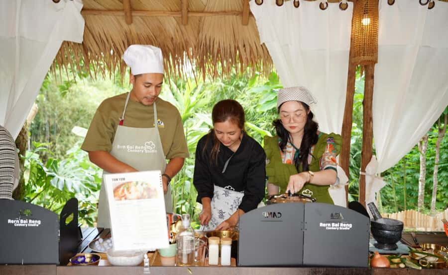 Krabi Luxury Southern Thai Cooking Class by Chef Alice. - Why This Experience Stands Out