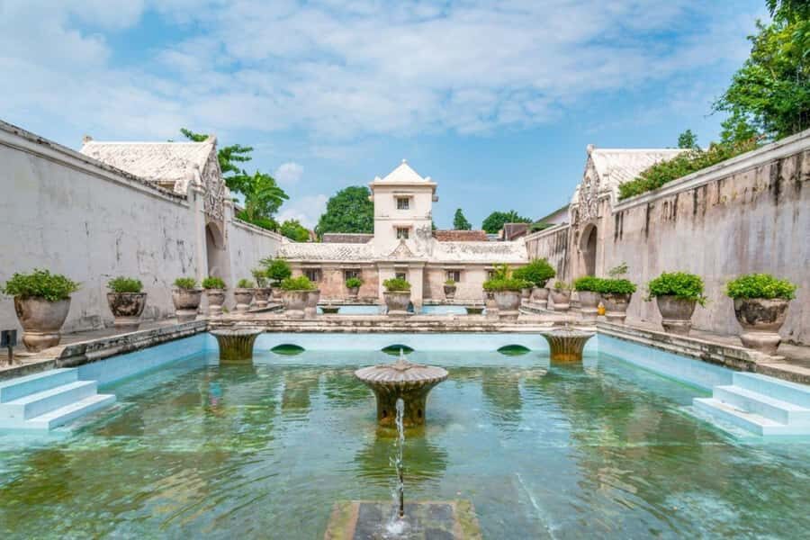 Kraton & Taman Sari Walking Tour - Optional Batik Workshop - FAQ