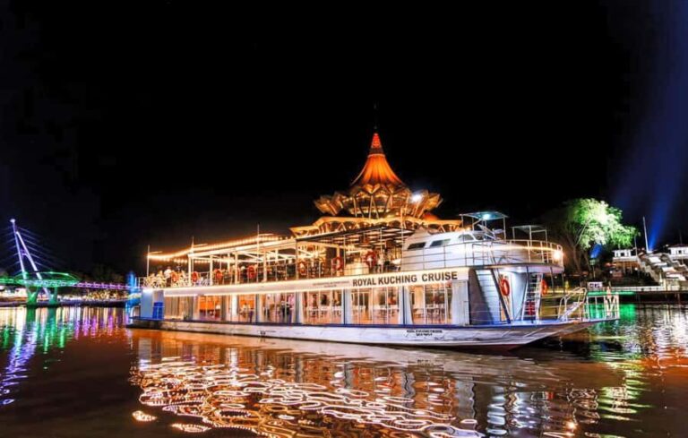 Kuching: Night Cruise, Dance Show, Drink & Optional Dinner - Culinary Options: Tasting Sarawak and Western Flavors