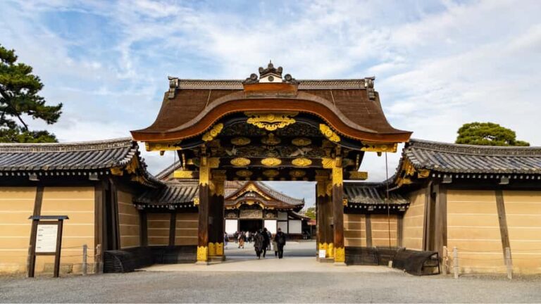 Kyoto: Fushimi Inari Shrine & Nijo Castle Highlights Tour - Visiting Nijo Castle: A Glimpse into Samurai Power