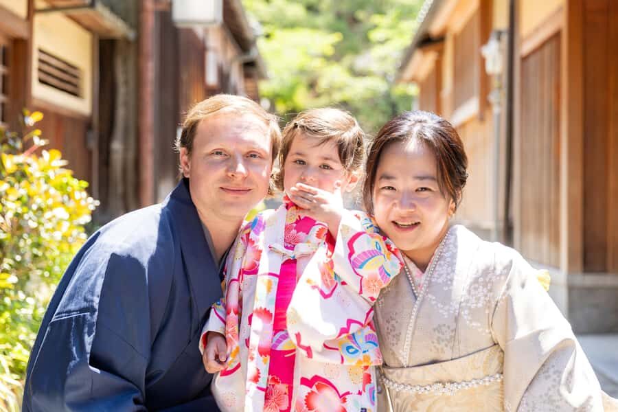 Kyoto: Kimono Rental Experience in City Center for Whole Day - Wide Selection of Kimono Styles