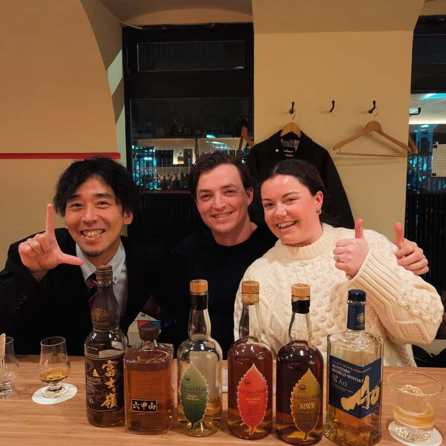 Kyoto: Ponto-cho Sake and Japanese Whiskey Tasting Tour - Sake Tasting at SasaNippo Pontocho Kaikan
