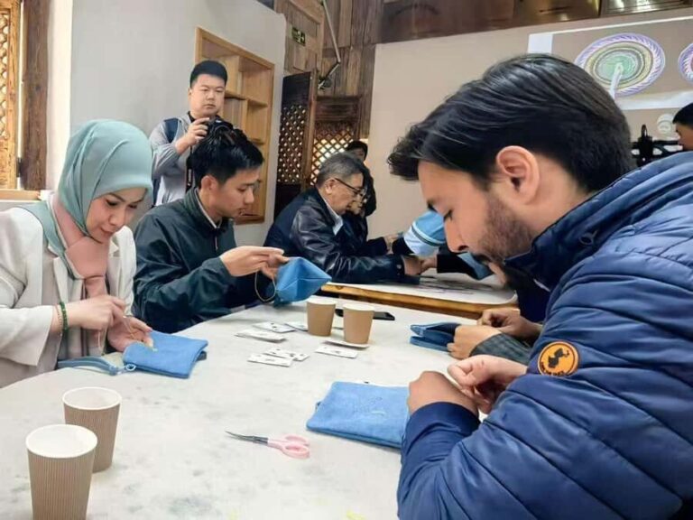 Lijiang: Traditional Craft Workshop With Paper, Tea & Art - Exploring the Workshops in Detail