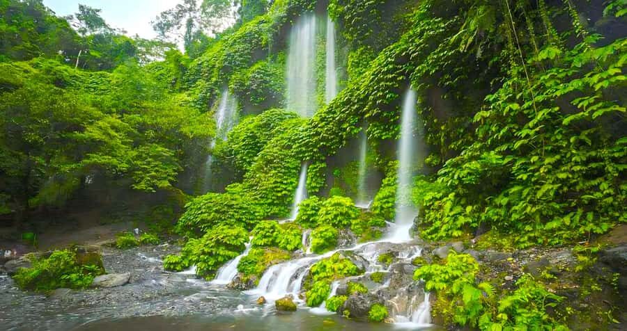 Lombok: Benang Stokal, Benang Kelambu, Culture, & Beach Tour